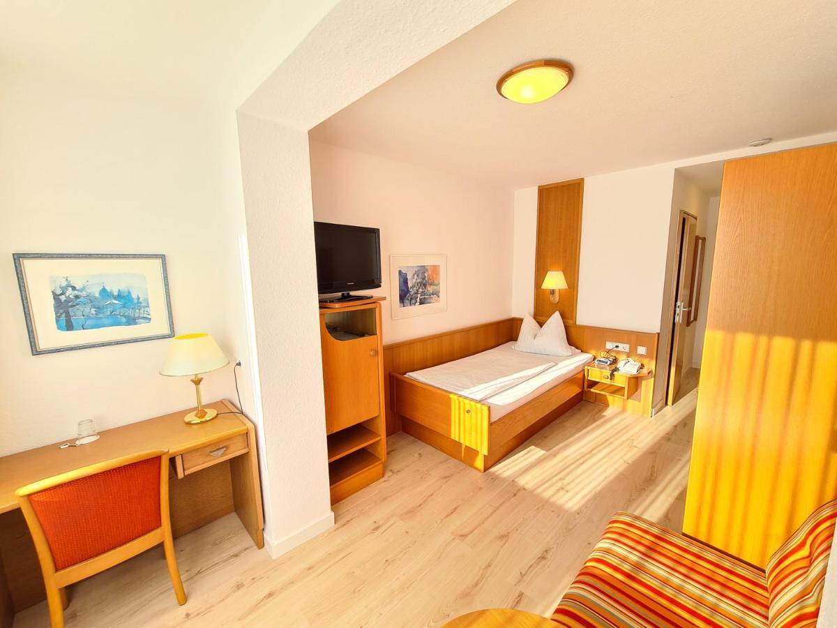 Thermenhotel Tannenhof - Ihr Wohlfuehl-Hotel บาดฟึสซิง ภายนอก รูปภาพ