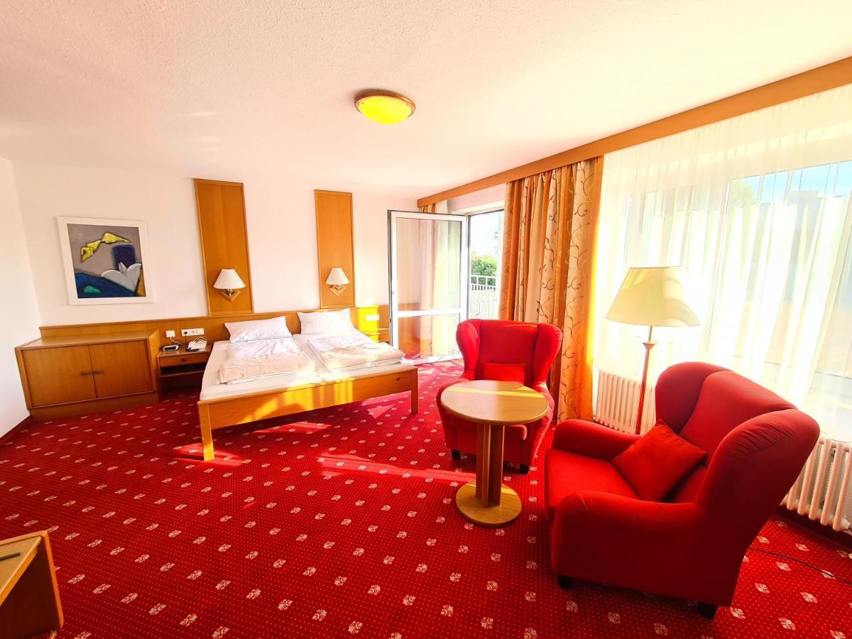 Thermenhotel Tannenhof - Ihr Wohlfuehl-Hotel บาดฟึสซิง ภายนอก รูปภาพ
