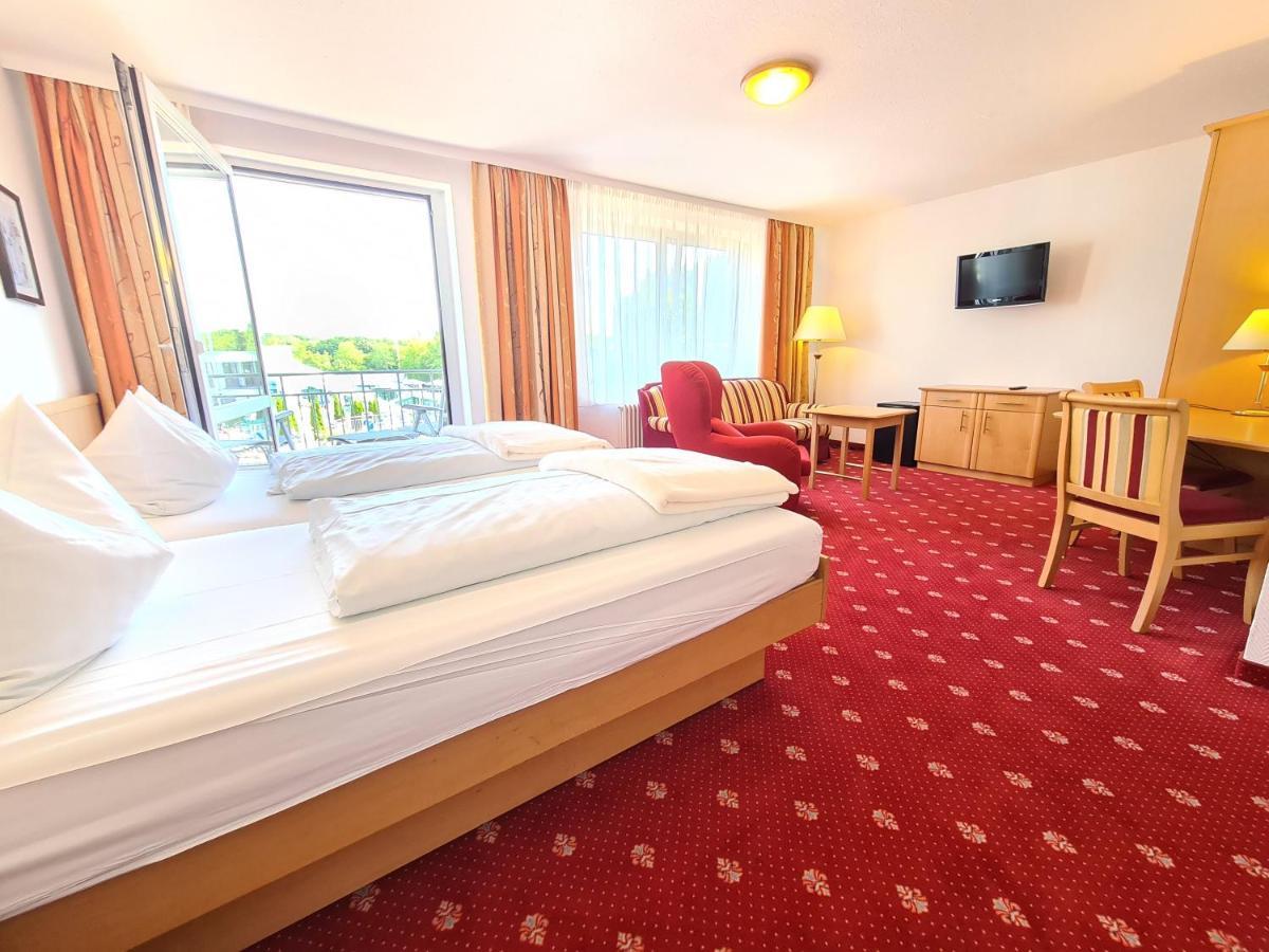 Thermenhotel Tannenhof - Ihr Wohlfuehl-Hotel บาดฟึสซิง ภายนอก รูปภาพ