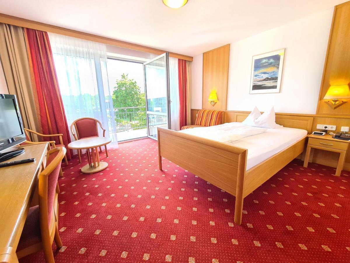 Thermenhotel Tannenhof - Ihr Wohlfuehl-Hotel บาดฟึสซิง ภายนอก รูปภาพ