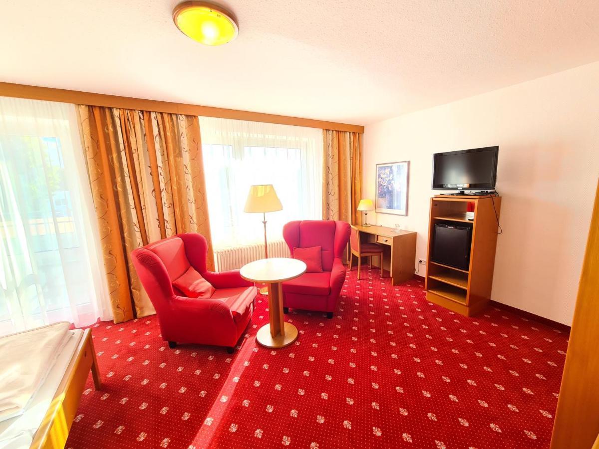 Thermenhotel Tannenhof - Ihr Wohlfuehl-Hotel บาดฟึสซิง ภายนอก รูปภาพ