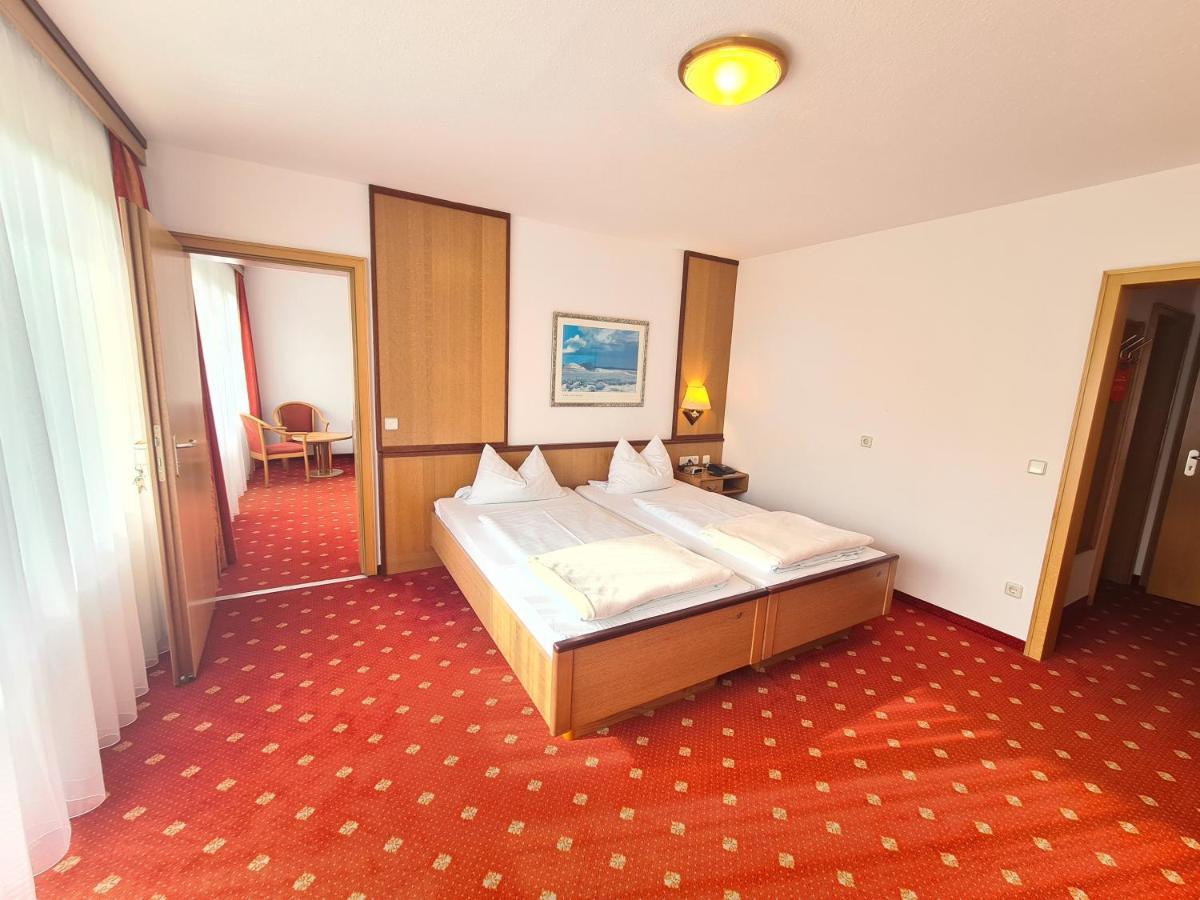 Thermenhotel Tannenhof - Ihr Wohlfuehl-Hotel บาดฟึสซิง ภายนอก รูปภาพ