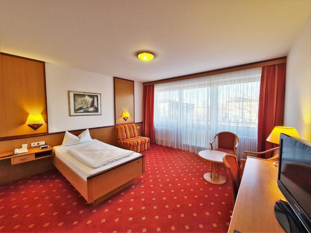 Thermenhotel Tannenhof - Ihr Wohlfuehl-Hotel บาดฟึสซิง ภายนอก รูปภาพ