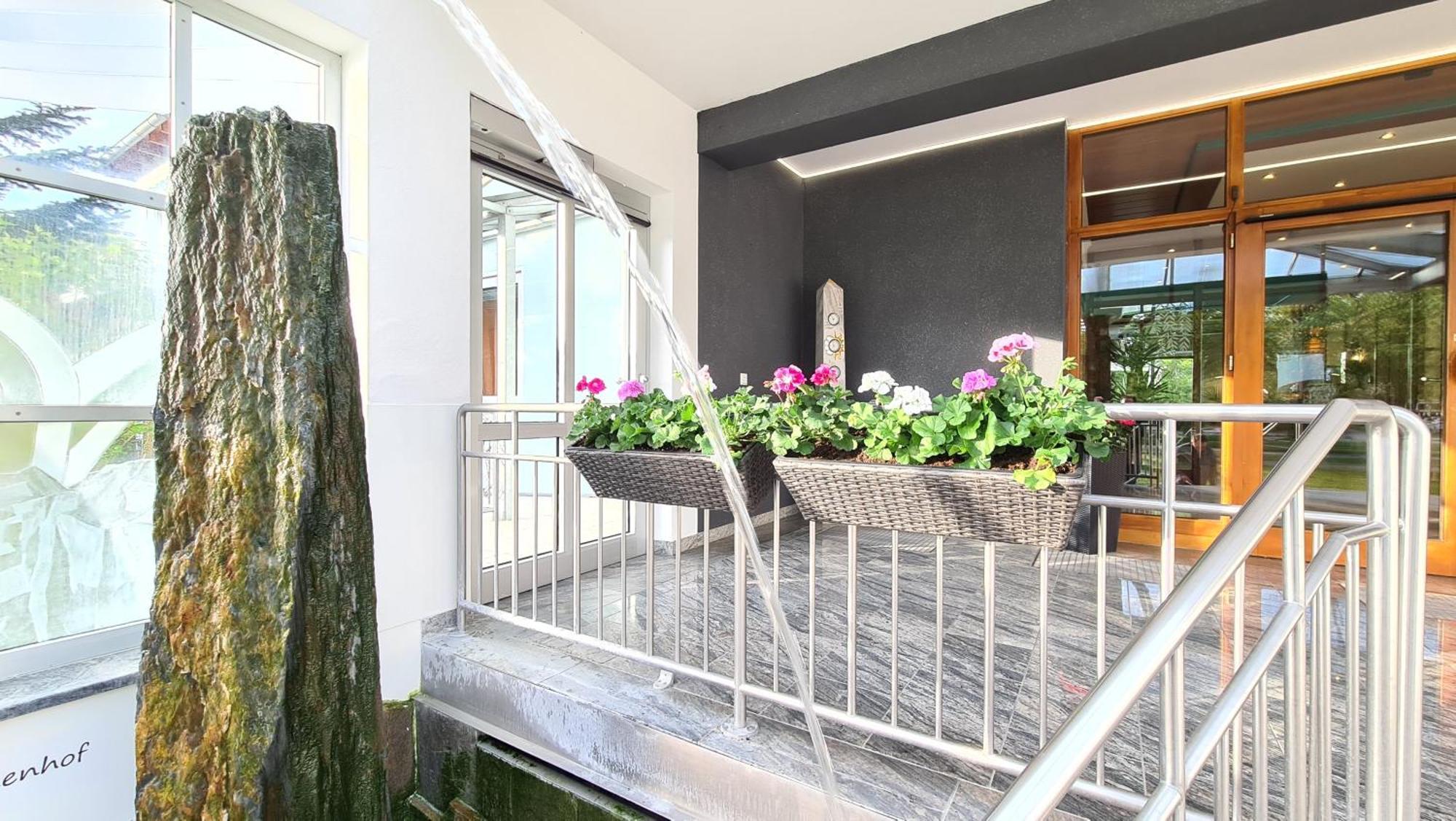 Thermenhotel Tannenhof - Ihr Wohlfuehl-Hotel บาดฟึสซิง ภายนอก รูปภาพ