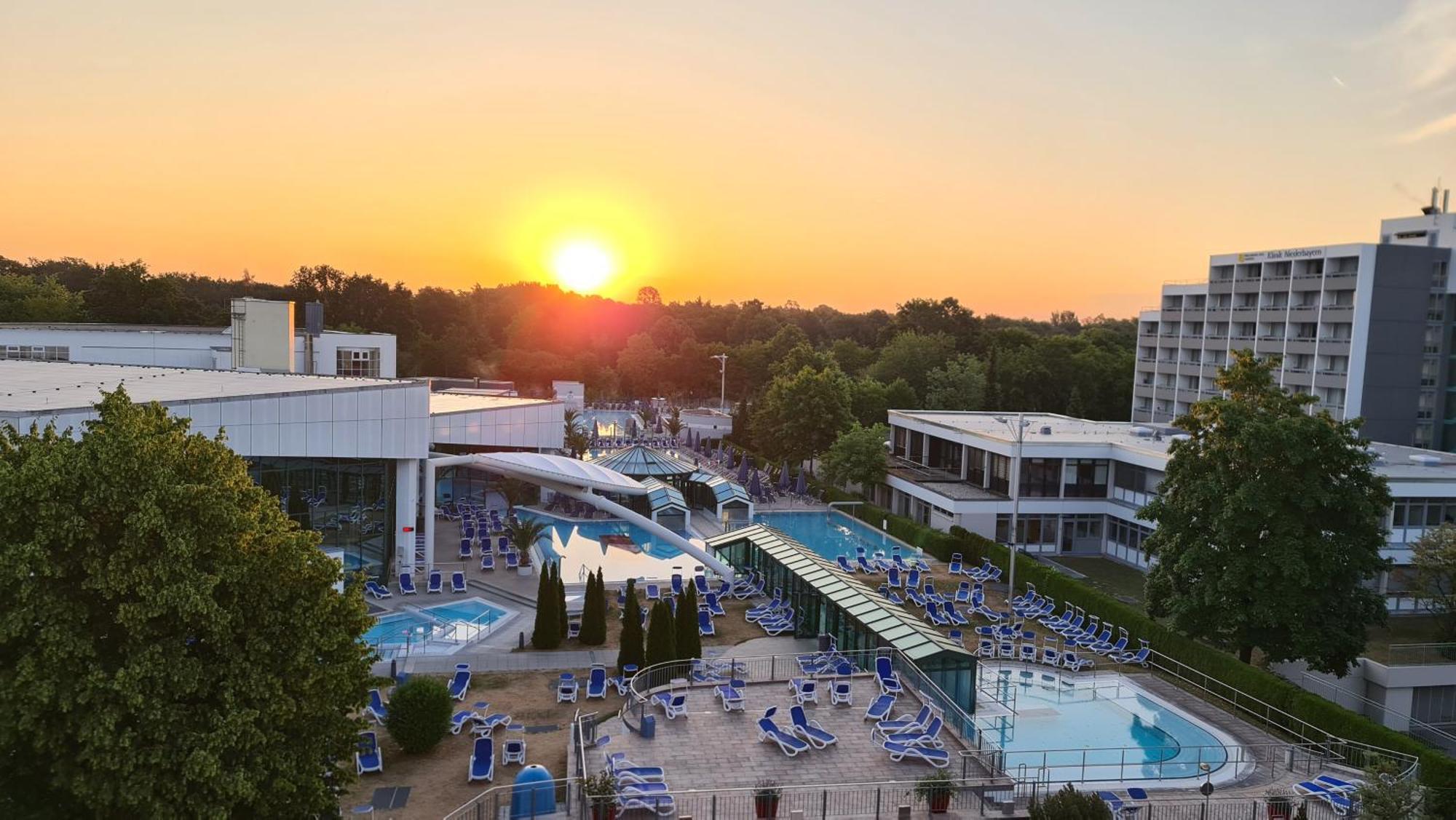 Thermenhotel Tannenhof - Ihr Wohlfuehl-Hotel บาดฟึสซิง ภายนอก รูปภาพ