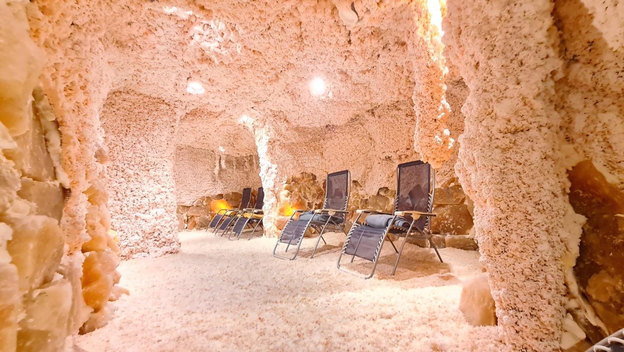 Thermenhotel Tannenhof - Ihr Wohlfuehl-Hotel บาดฟึสซิง ภายนอก รูปภาพ